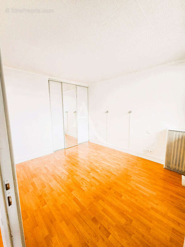 Appartement à FRESNES