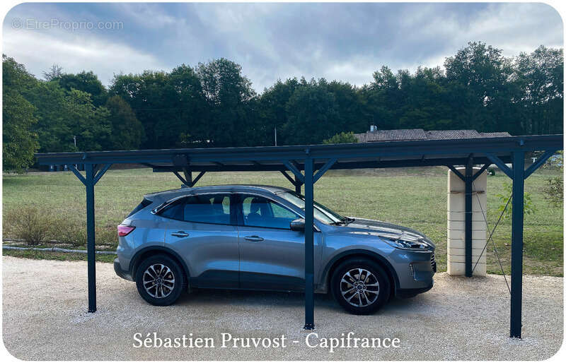 Maison à SAINT-PARDOUX-LA-RIVIERE