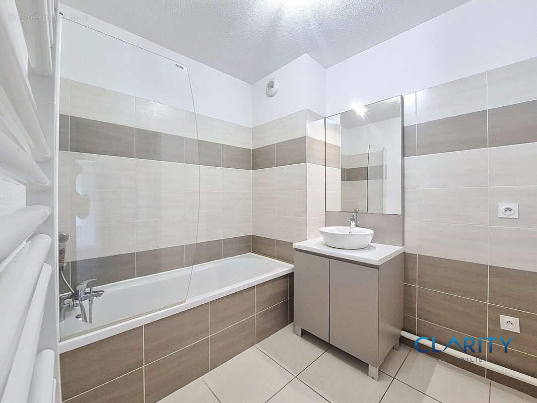 Appartement 58 m² à Beziers  - photo 7
