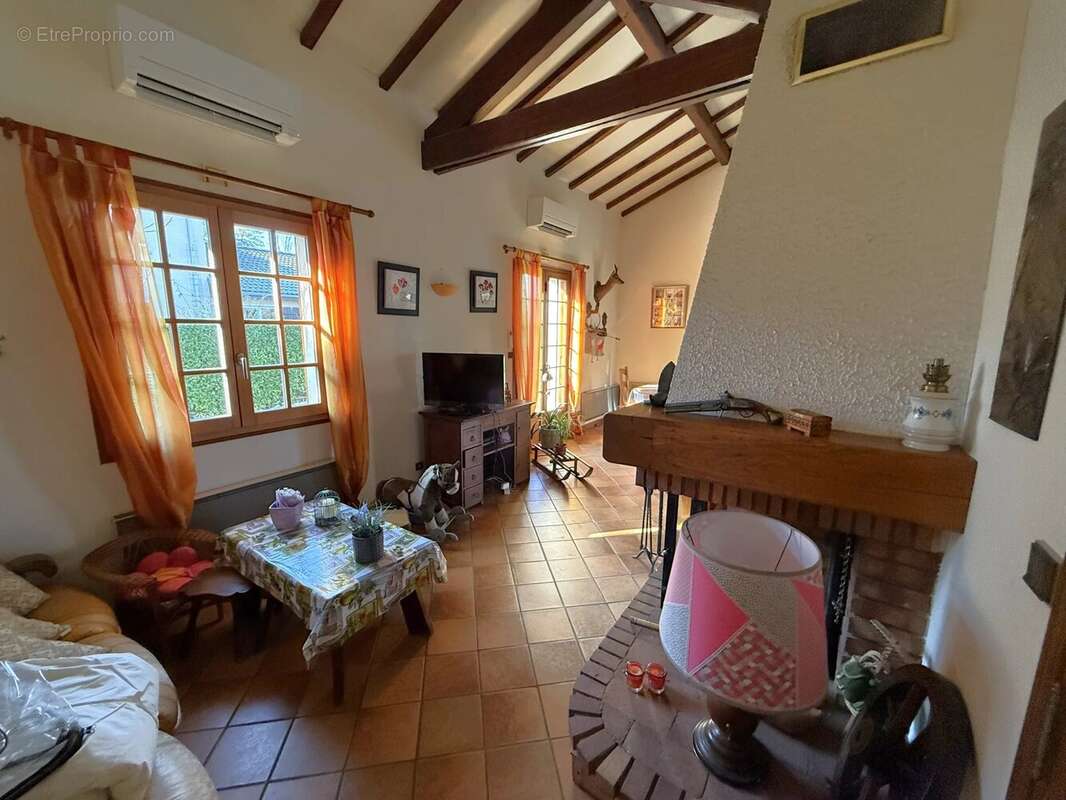 Maison à CHAMP-SUR-DRAC