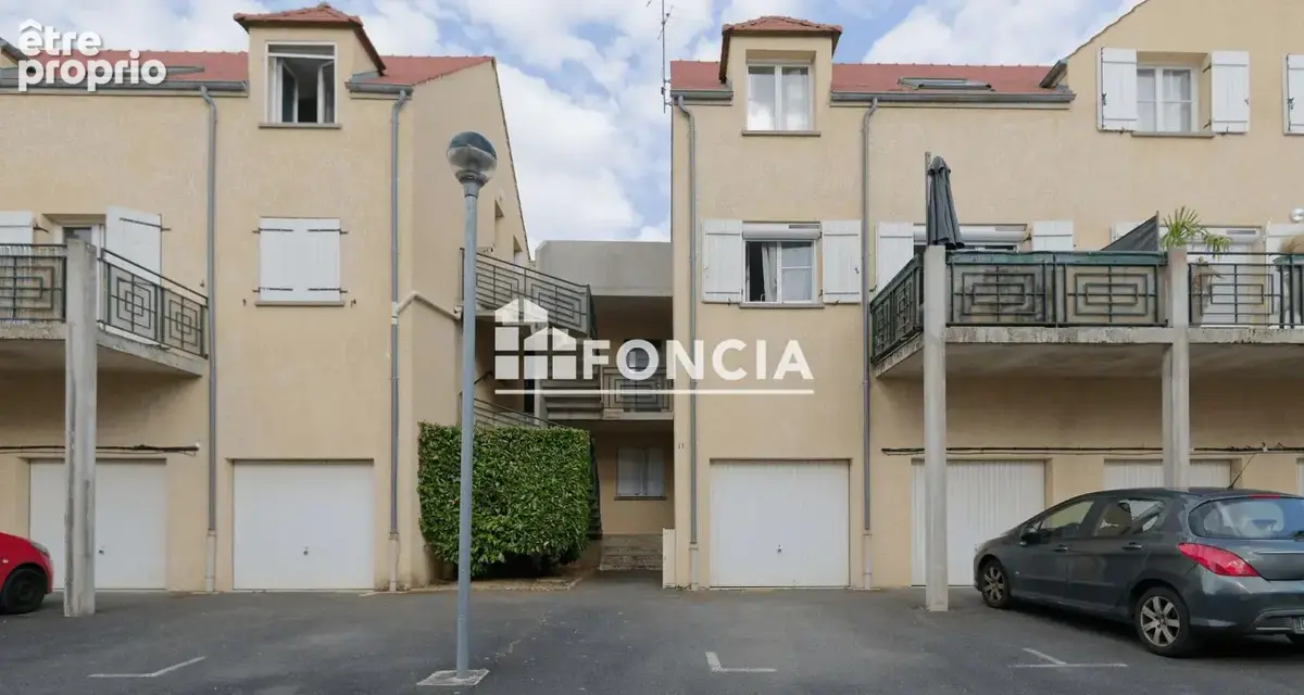 Melun – 11, rue des Récollets : Bel appartement T4 de 96 m², box fermé et place de parking - photo 3