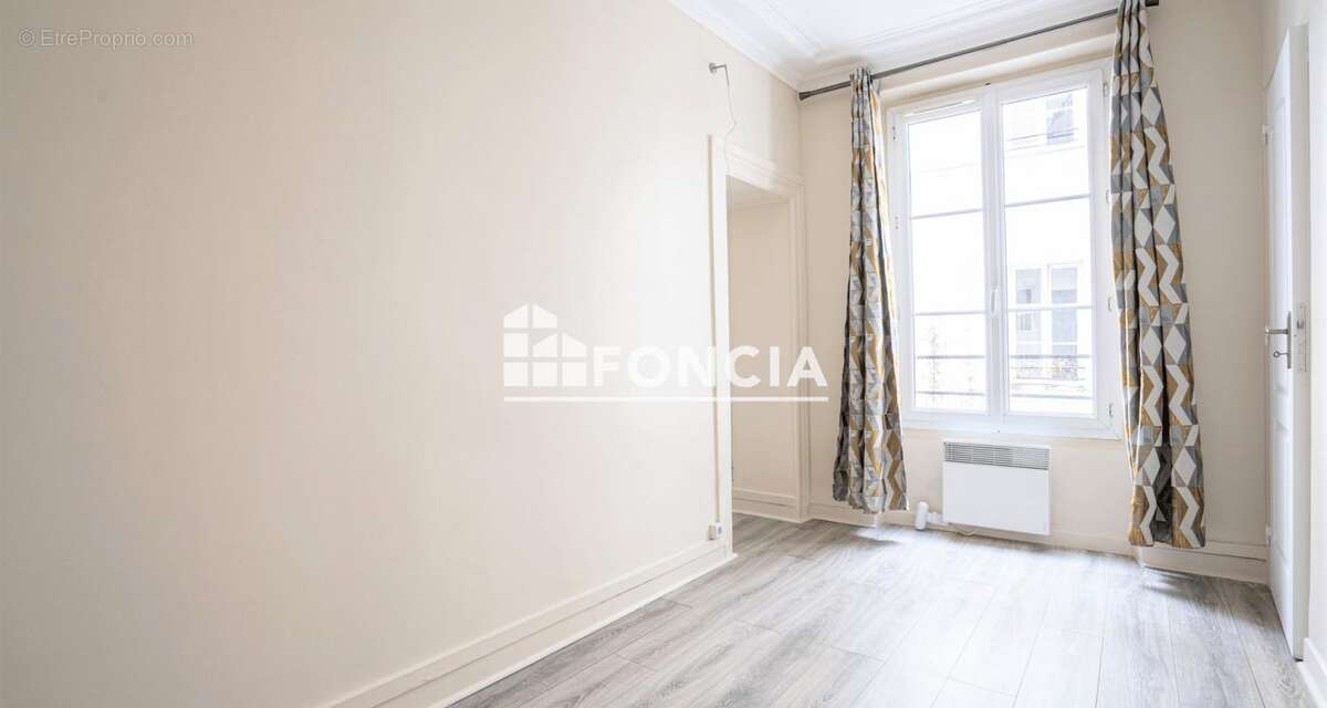 Appartement à PARIS-1E