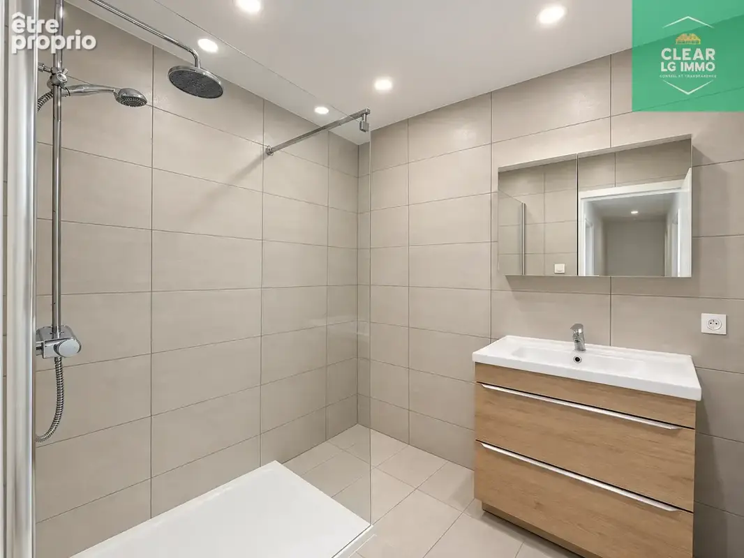 Appartement F5 rénové avec balcon - photo 2