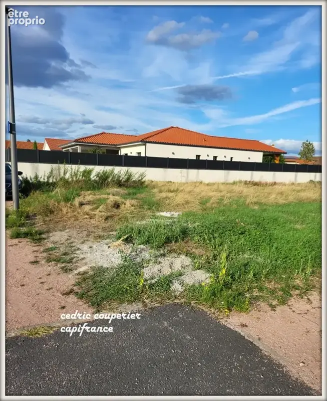 Terrain constructible LEZOUX (63) - photo 3