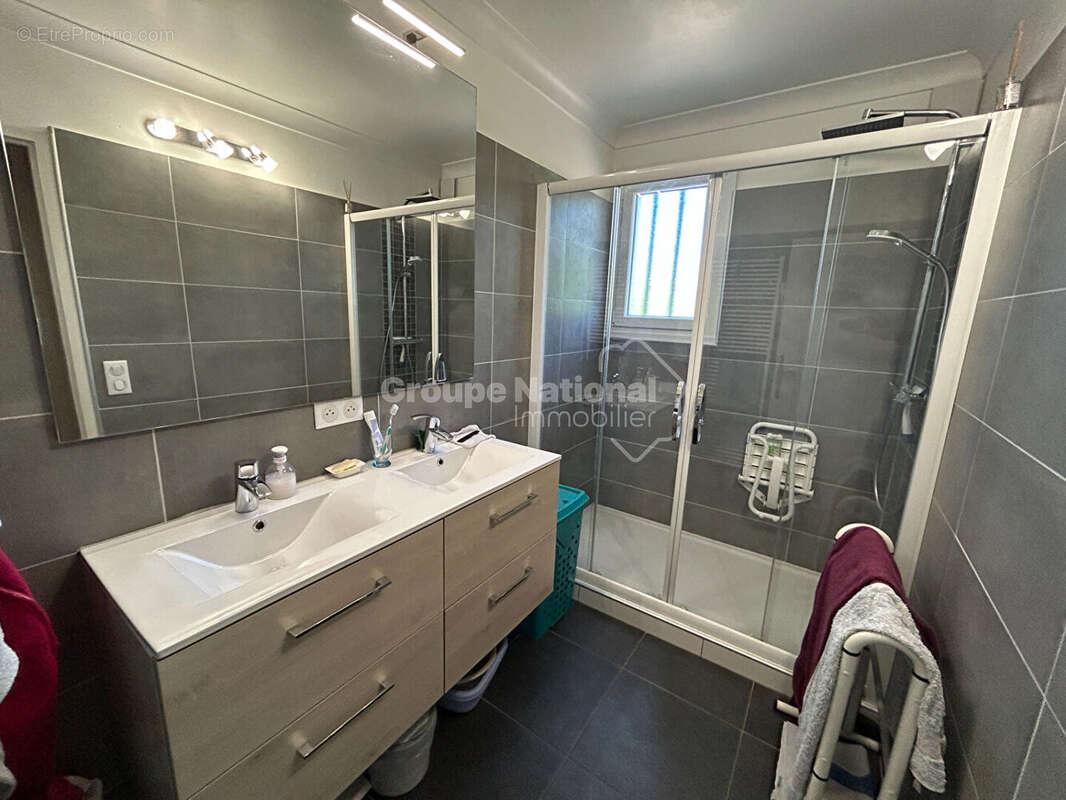Maison 5 chambres sur parcelle de 1364 m² avec piscine et grand garage - Aubignan - photo 14