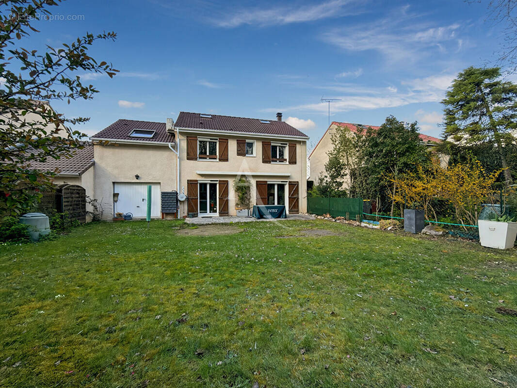 Maison à JOUY-LE-MOUTIER