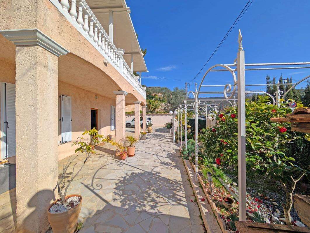 Nice Saint-Pancrace : Villa 4 chambres avec piscine - photo 6