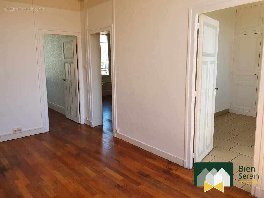 Appartement à BROU