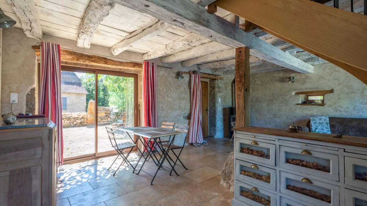 Secteur Figeac - Ravissante Maison de charme en pierre restaurée - photo 10