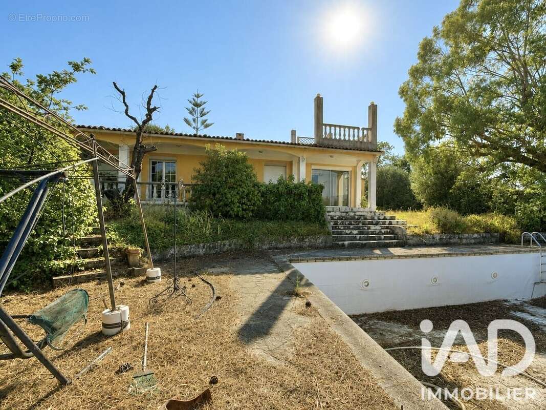 Maison 135 m² à Cogolin  - photo 5