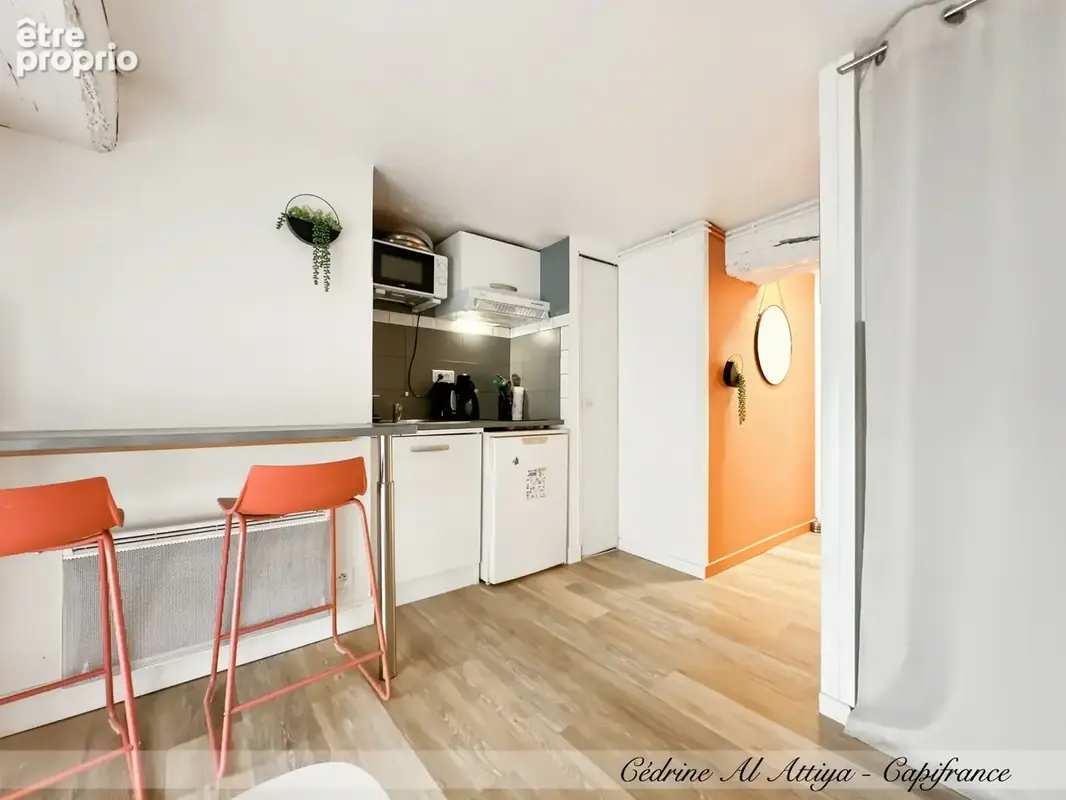 LA ROCHELLE, centre historique, STUDIO MEUBLÉ et rénové de 16m2, 1er étage, local à vélos - photo 15