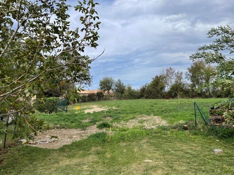 Terrain 725 m² à Cahuzac  - photo 3