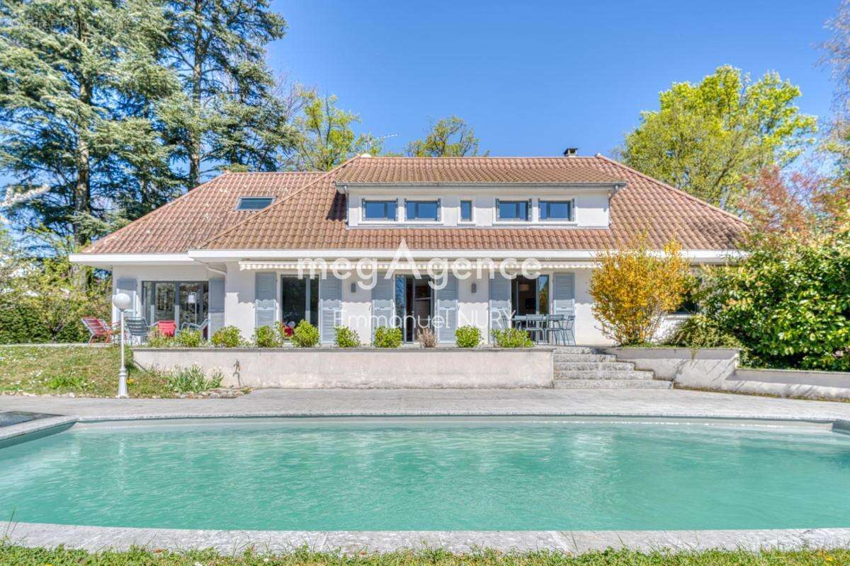 Maison à CHARBONNIERES-LES-BAINS