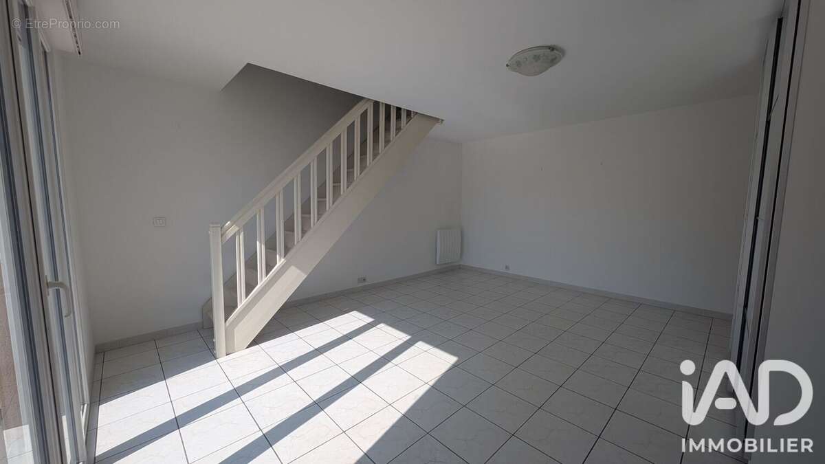 Photo 2 - Appartement à SAINTE-GENEVIEVE-DES-BOIS