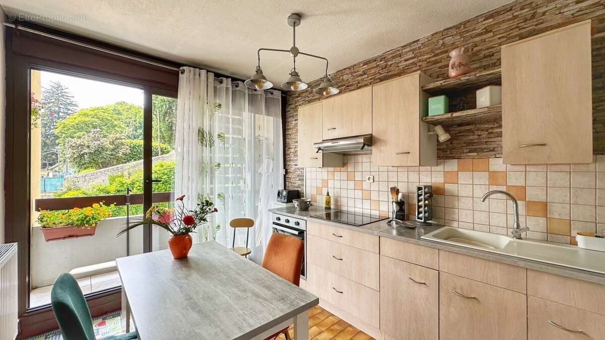 Appartement à RIVES