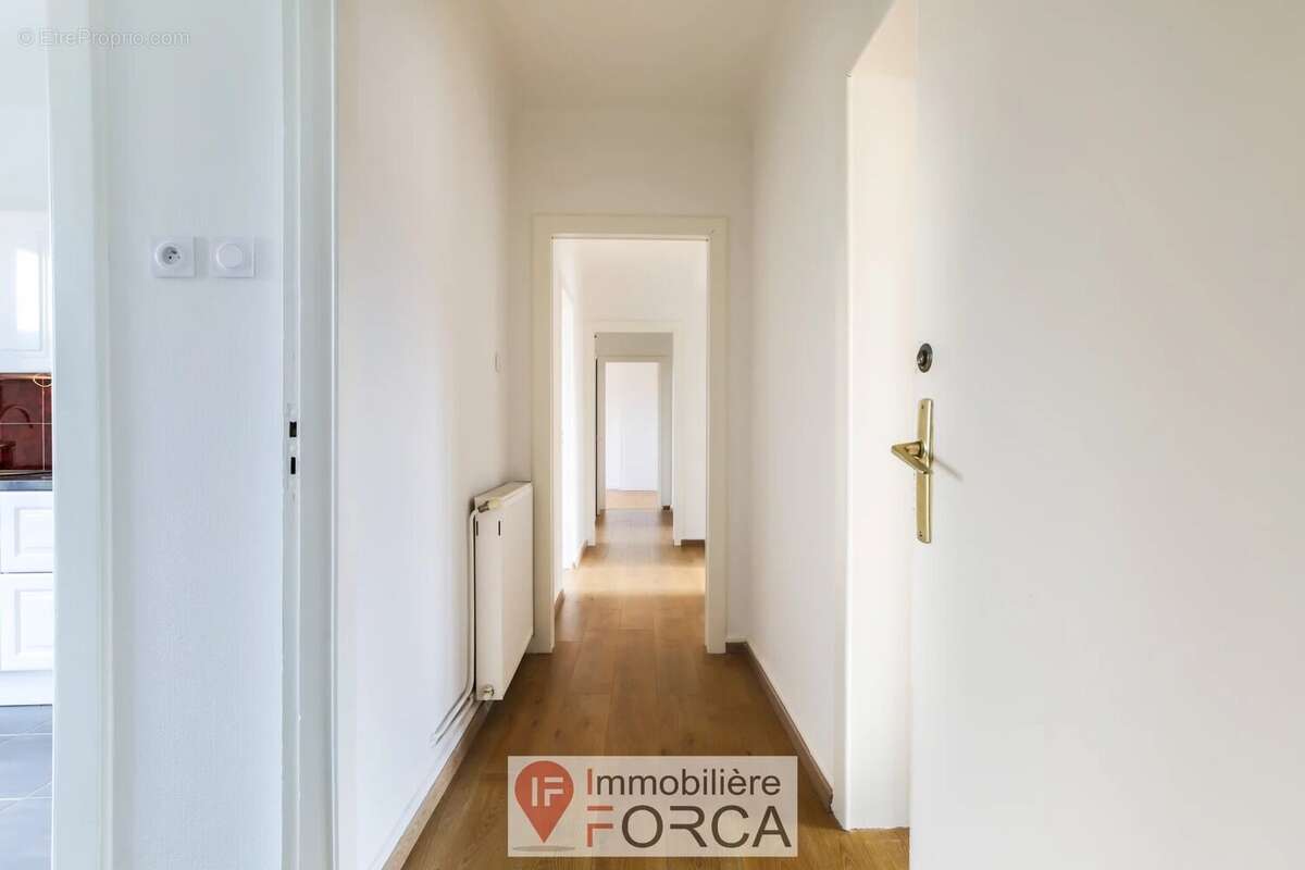 Appartement à ARS-SUR-MOSELLE