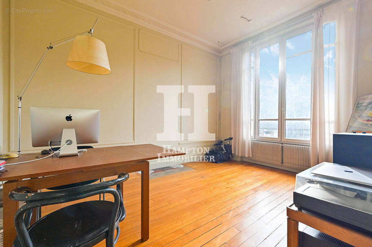 Appartement à PARIS-19E