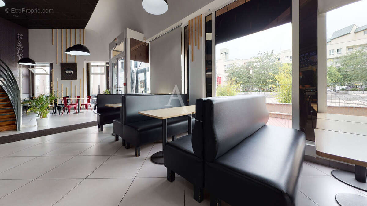 Commerce à CONFLANS-SAINTE-HONORINE