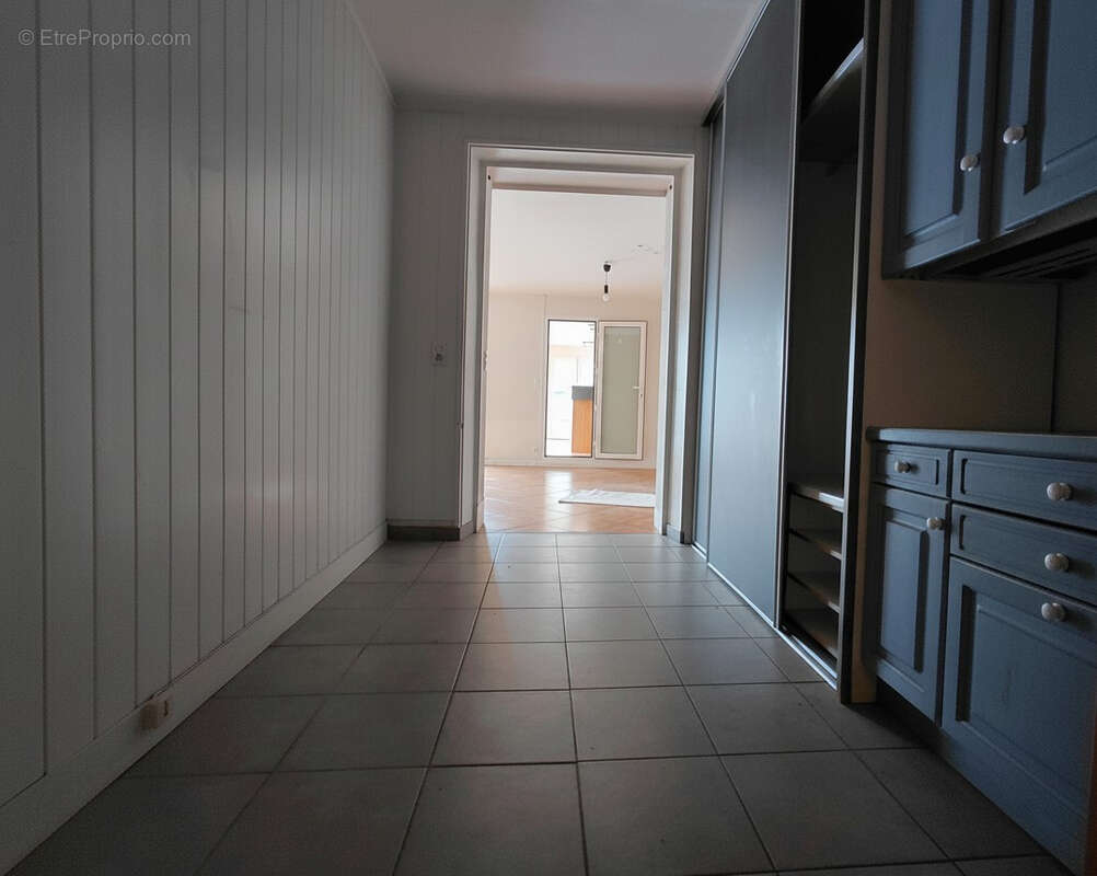 Grand T3 lumineux de 92 m² avec terrasse - photo 3