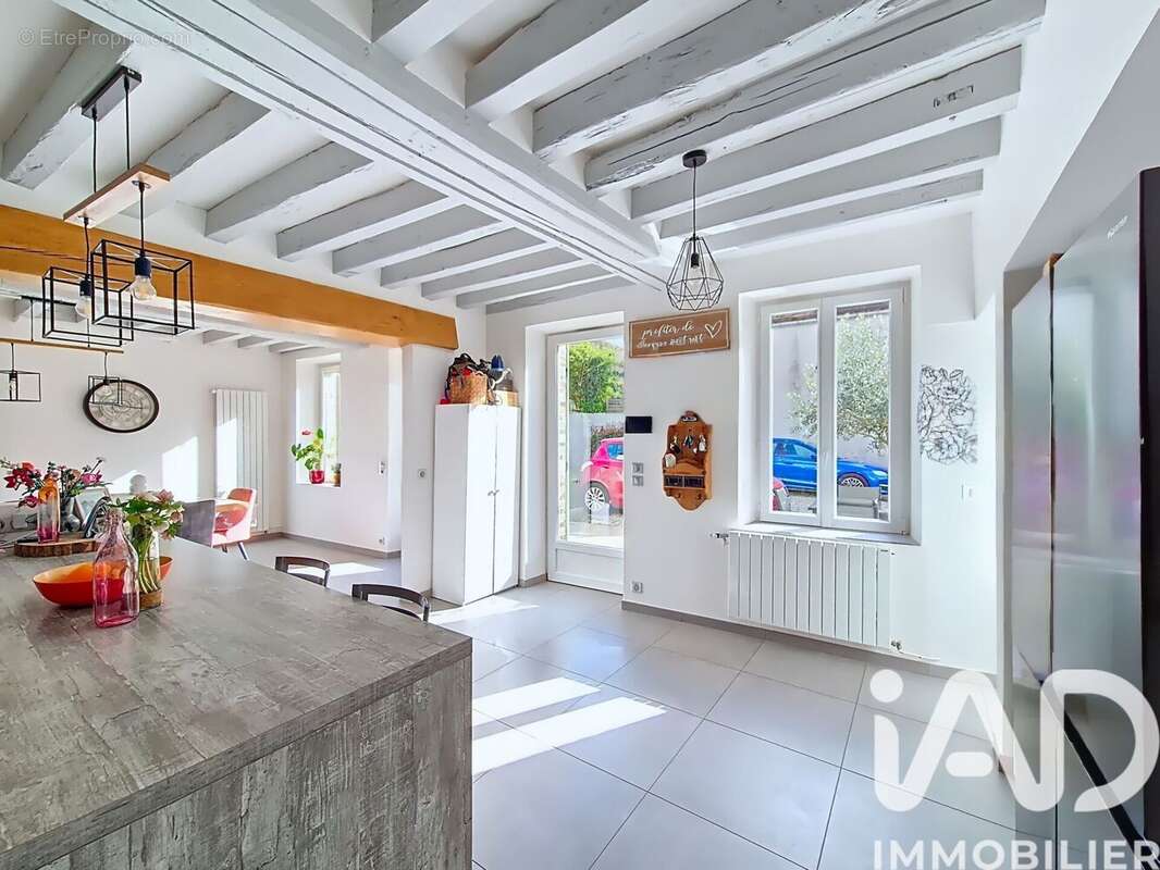 Photo 4 - Maison à VILLENEUVE-LA-GUYARD