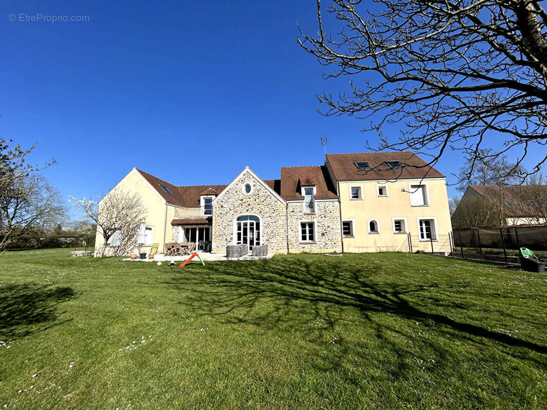 Maison à MARLES-EN-BRIE