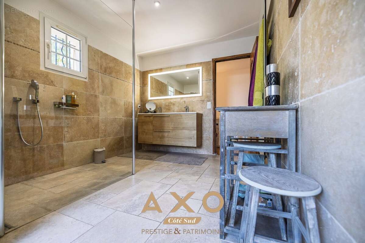 Maison à MEYRARGUES