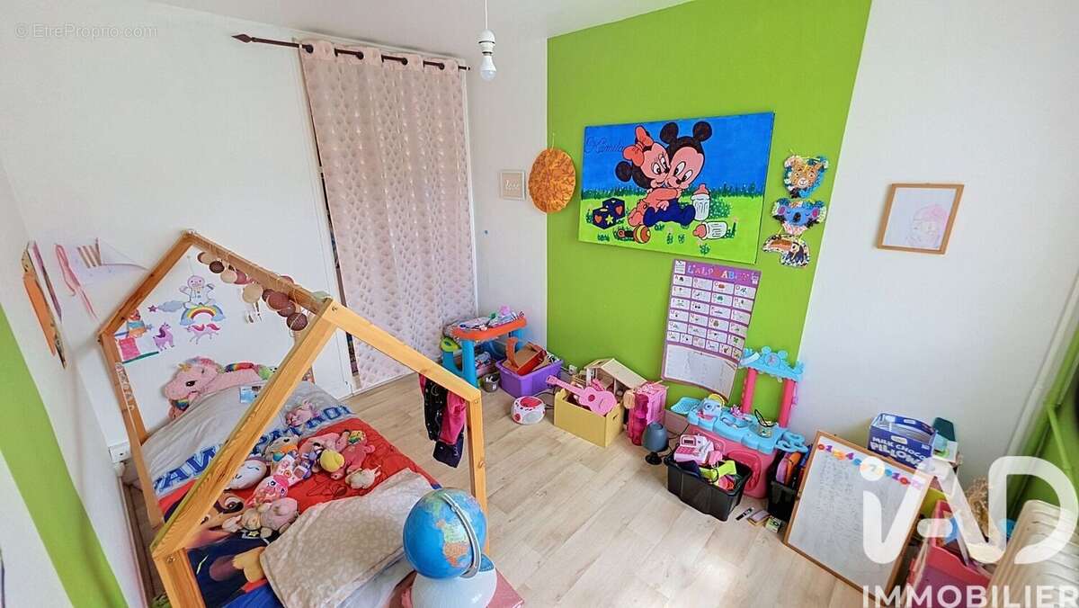Appartement 54 m² à Saint-Jean-De-La-Ruelle  - photo 6