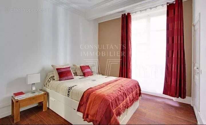 Appartement à PARIS-7E