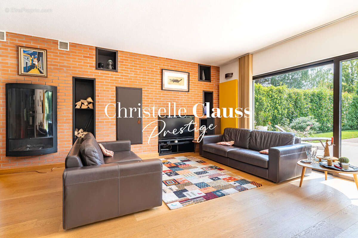 COLMAR QUARTIER SUD / Maison d'Exception avec Piscine & Spa sur 10 Ares - photo 12