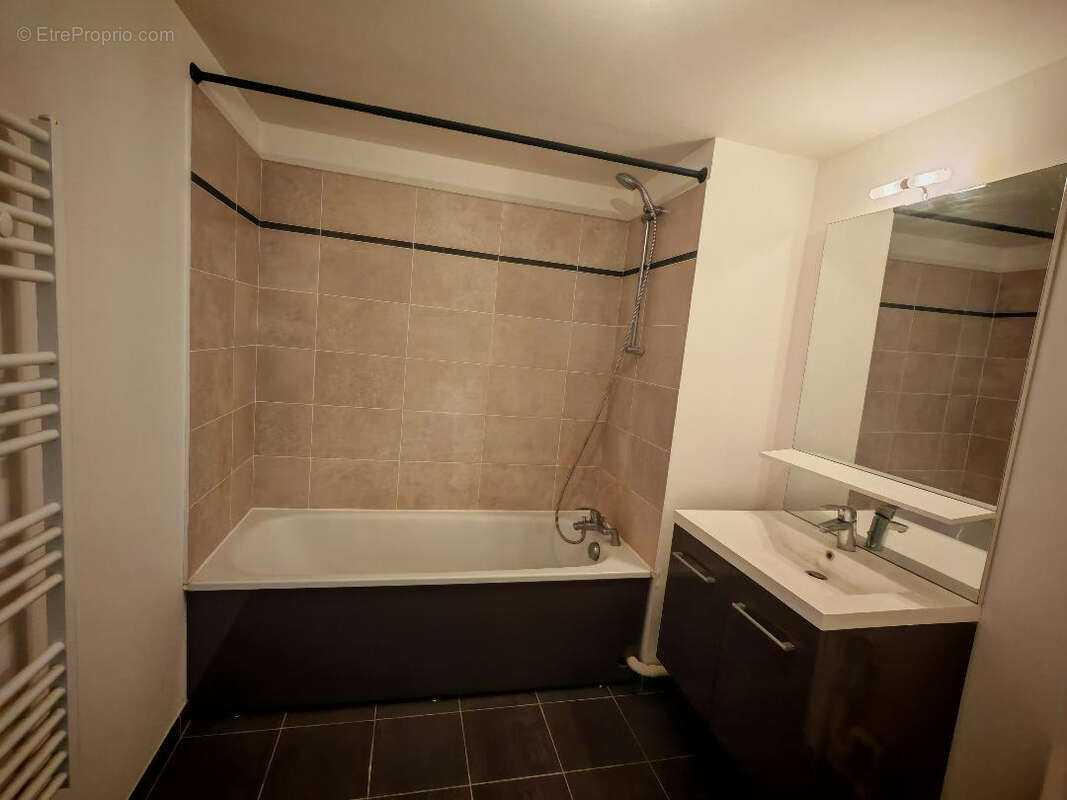 Appartement à SARTROUVILLE