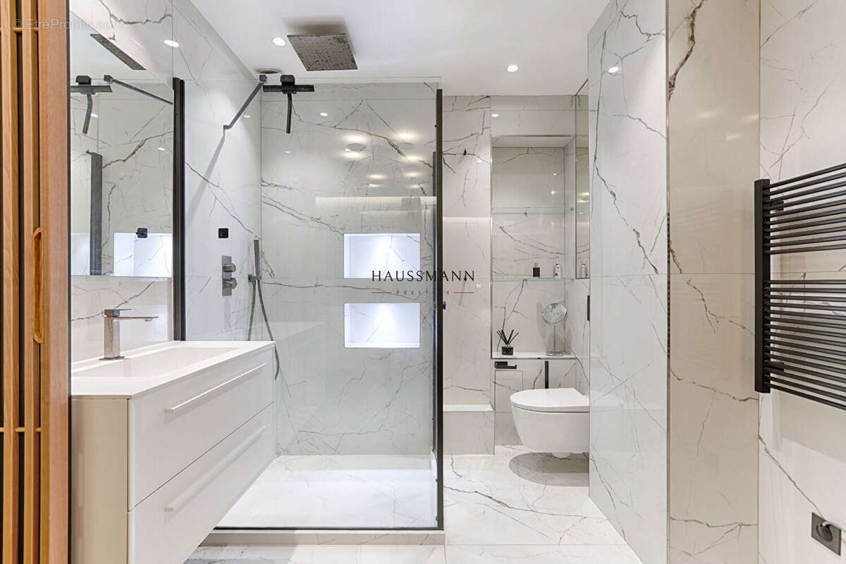 Appartement à PARIS-17E