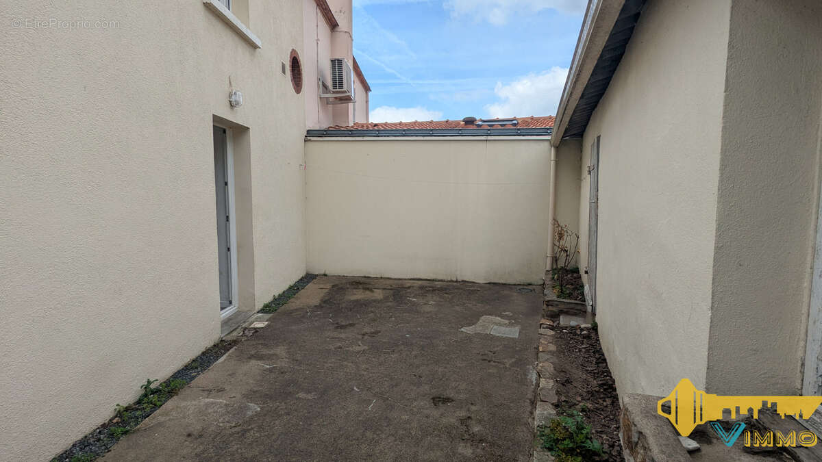 Maison à SAINT-LEGER-LES-VIGNES