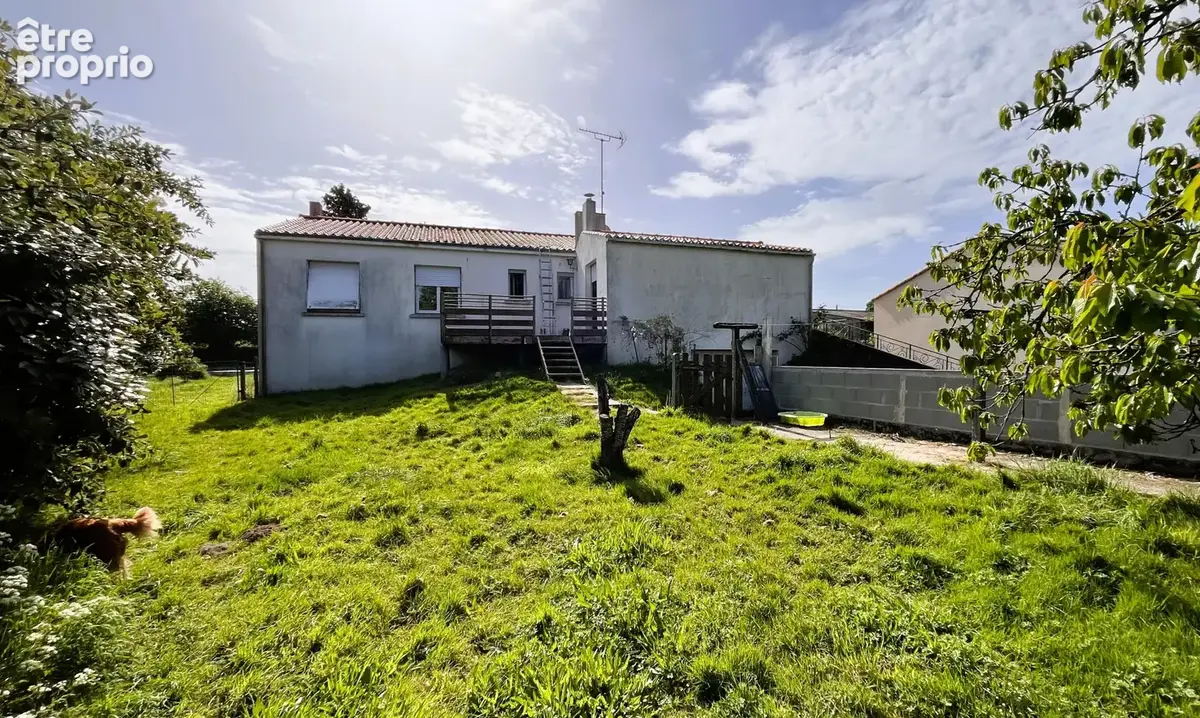 Maison à SAINT-GEORGES-DE-POINTINDOUX