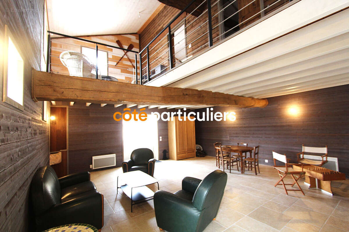 Maison à VOUILLE-LES-MARAIS