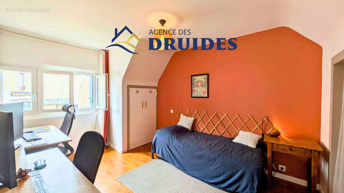 CRAC'H Maison de charme à vendre, au coeur du bourg - 2 chambres - 74m² (environ 83m² utiles) - photo 10