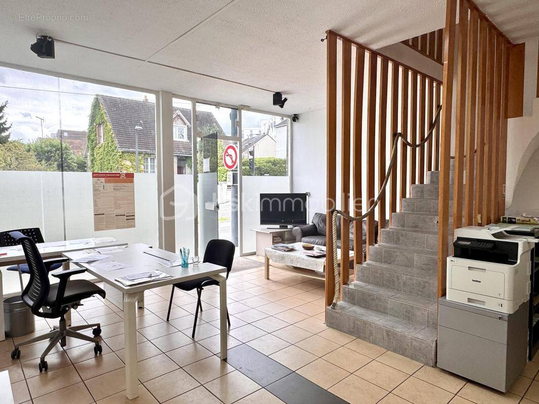 Commerce à JOUE-LES-TOURS