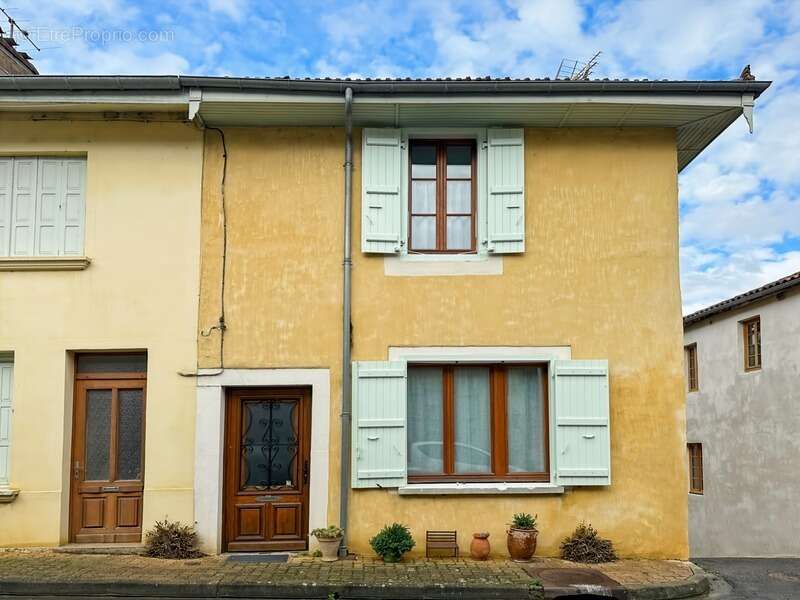 Dpt Gers (32) à vendre BASSOUES maison de village P6 - 116m2 - photo 4