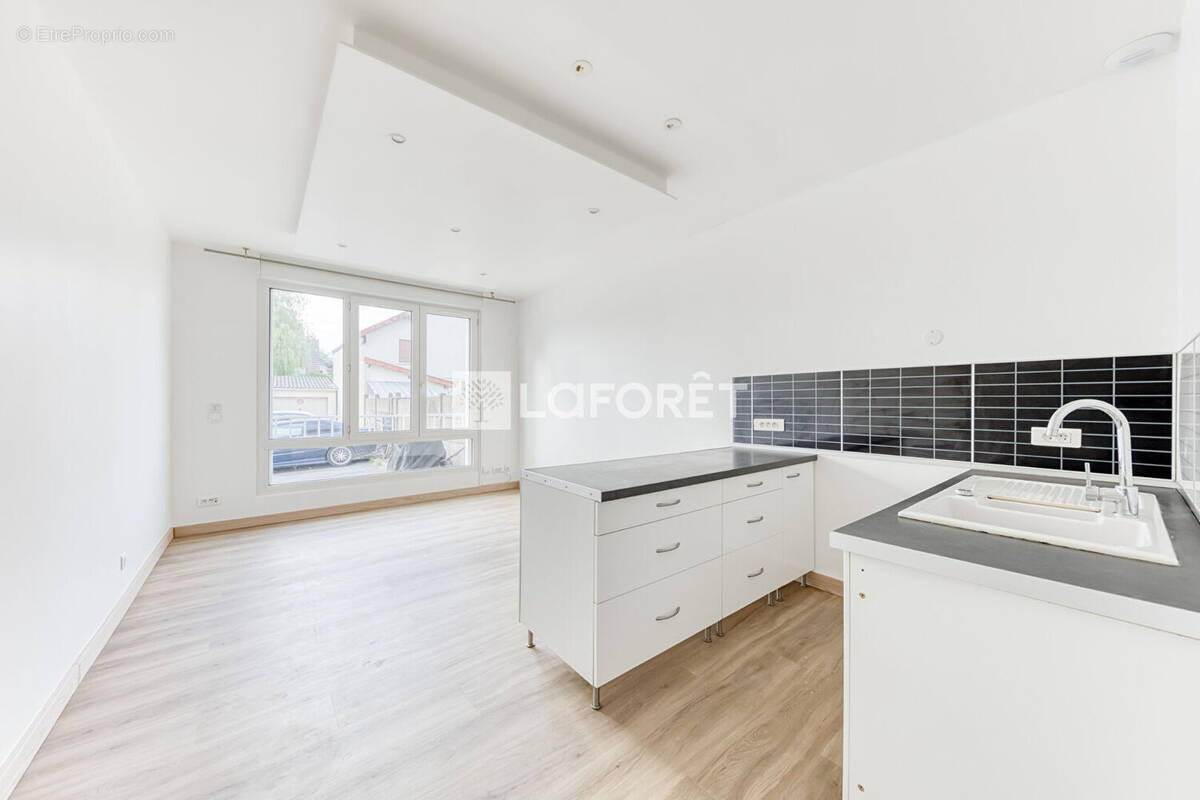 Appartement à PONTAULT-COMBAULT