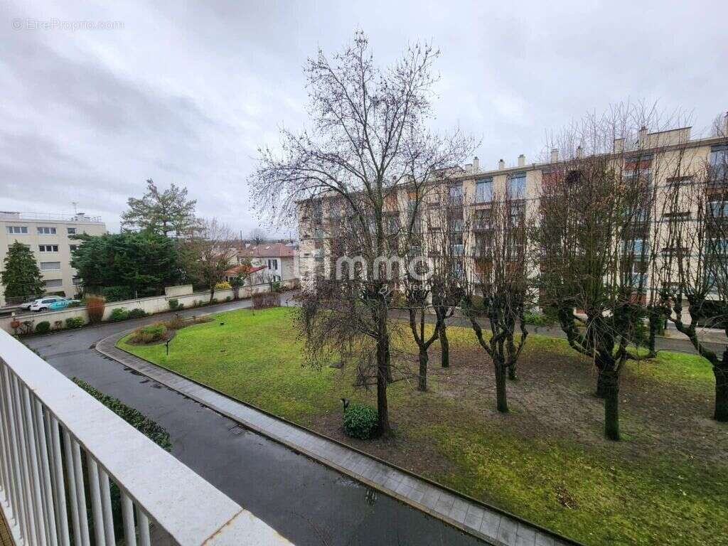 Appartement à SAINT-MAUR-DES-FOSSES