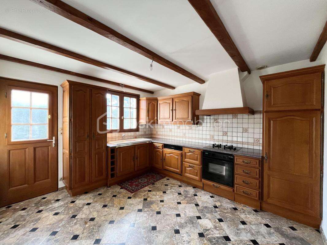 Maison à SAINT-PIERRE-DES-FLEURS