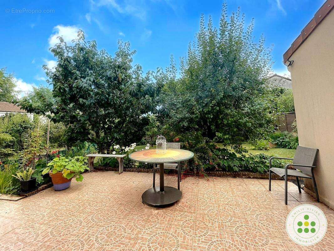 Maison à FONTENAY-LE-FLEURY