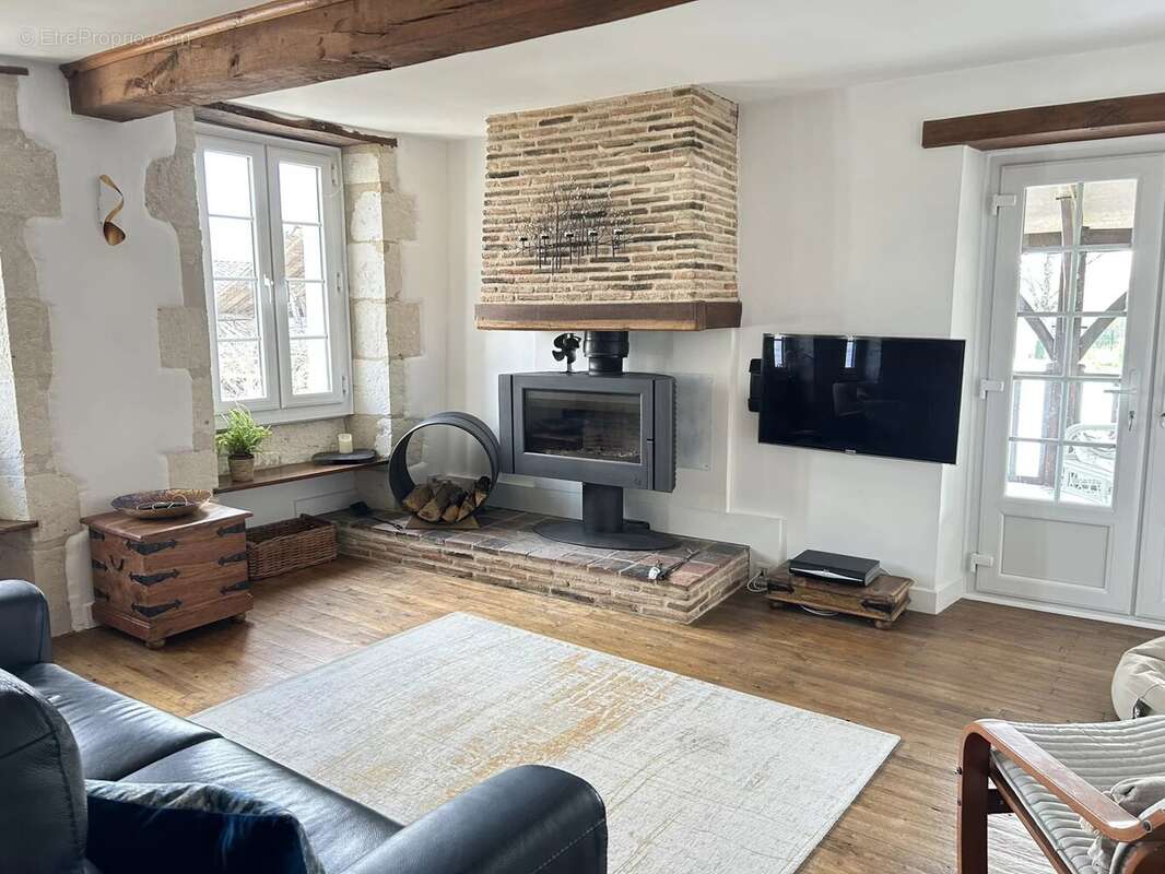 Maison à AUBETERRE-SUR-DRONNE