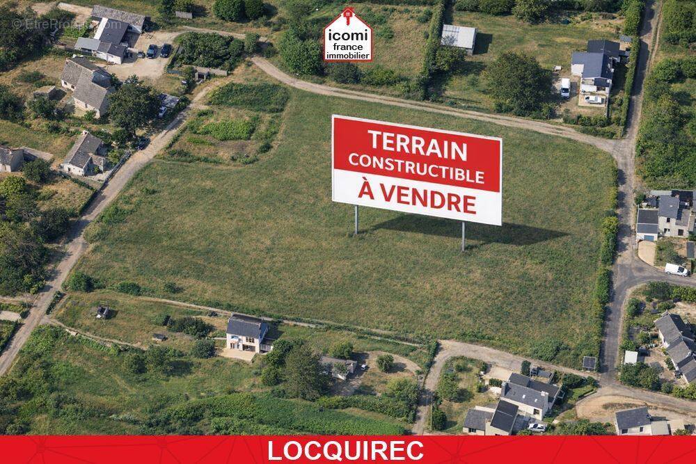 Terrain à LOCQUIREC