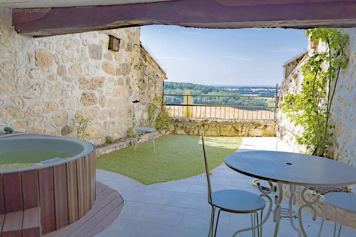 Maison de village en pierre avec gîte - photo 11