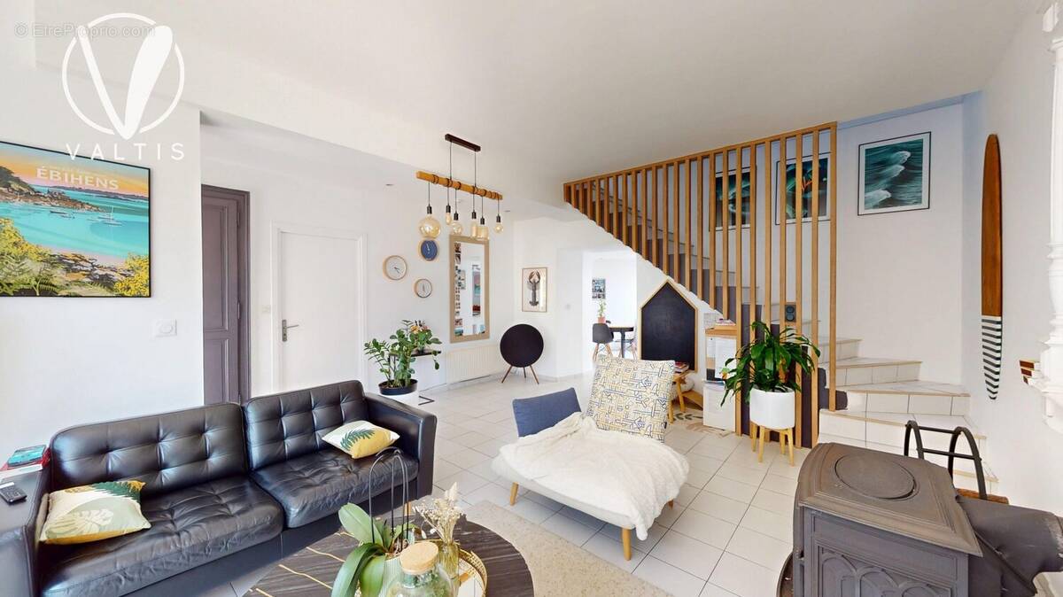 Maison 137 m² à Saint-Cast-Le-Guildo  - photo 2