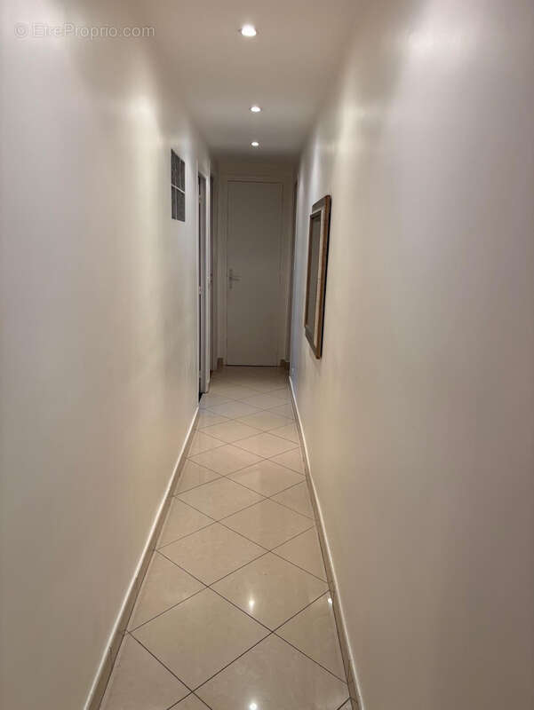 À vendre   Spacieux F4 avec balcon, cave et place de parking   Montmorency - photo 6