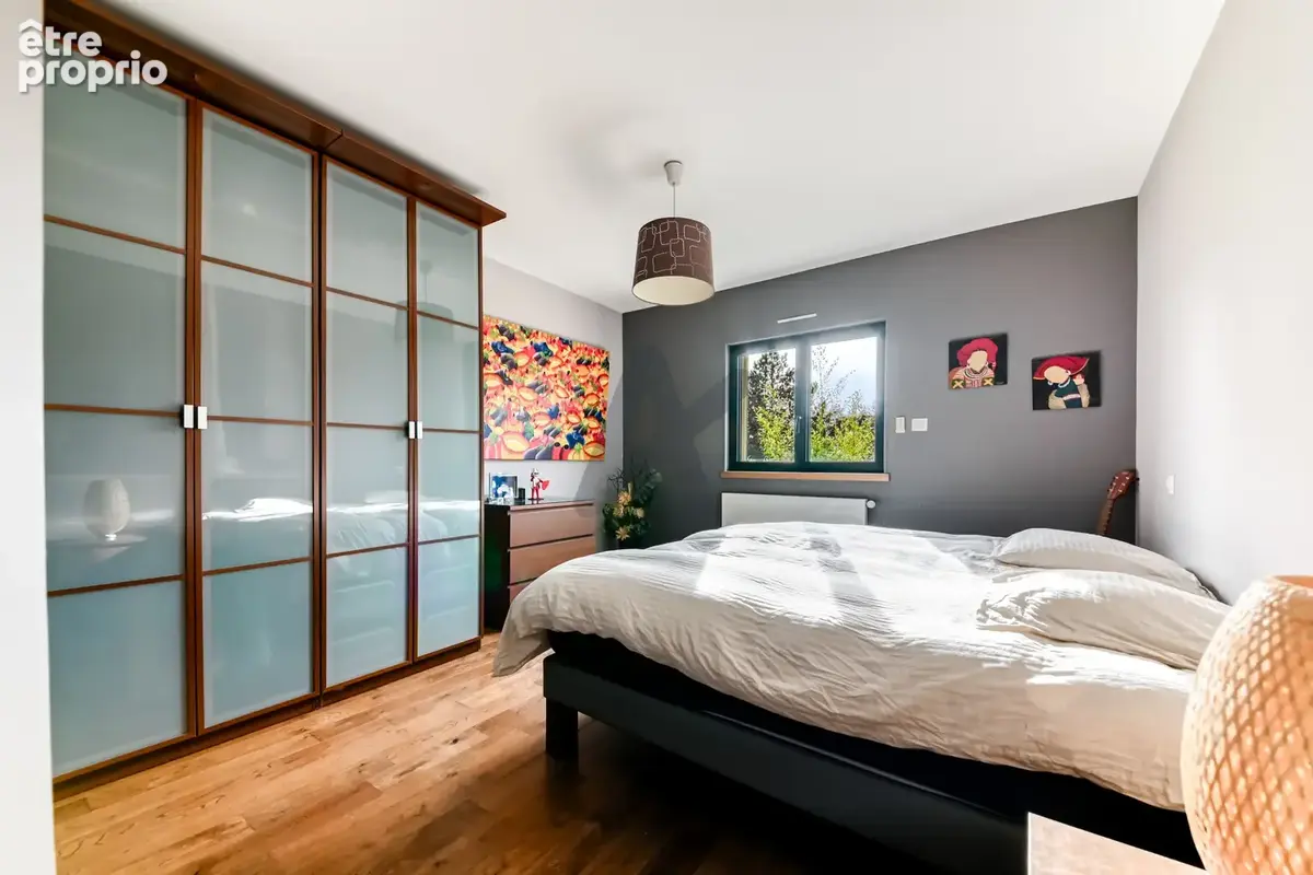 Caluire - Boutary: Une maison familiale de 205m2, 5 chambres, terrasse, jardin, piscine. - photo 12