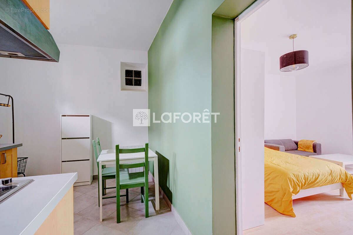 Appartement à PARIS-14E