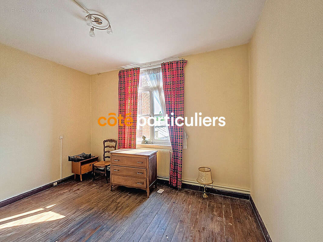 Commerce à LA CHAPELLE-D&#039;ARMENTIERES