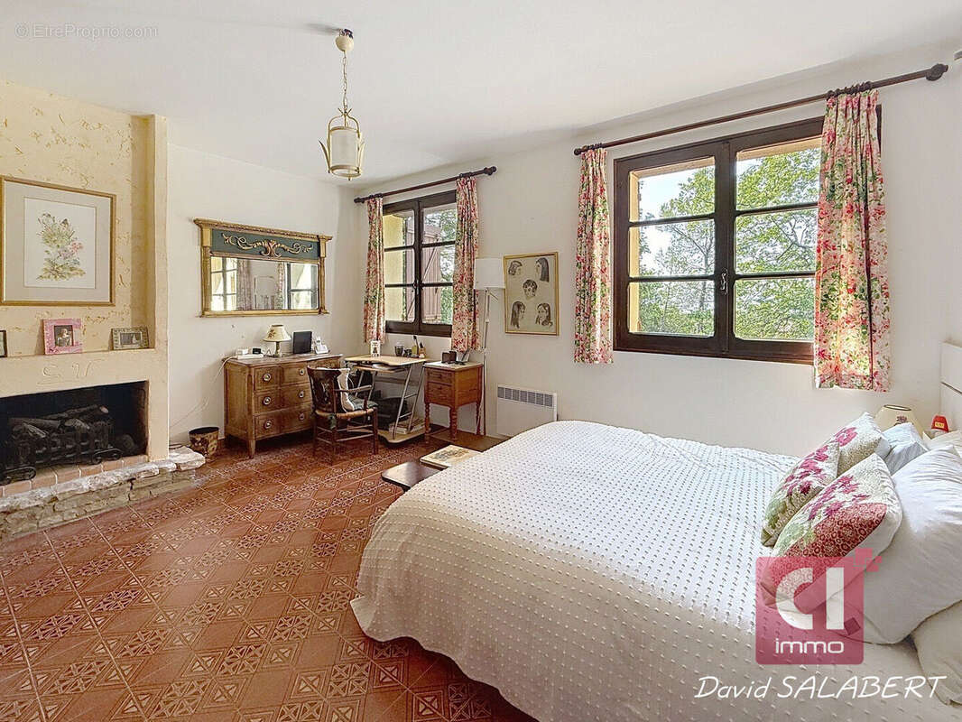 Maison à LA ROQUEBRUSSANNE